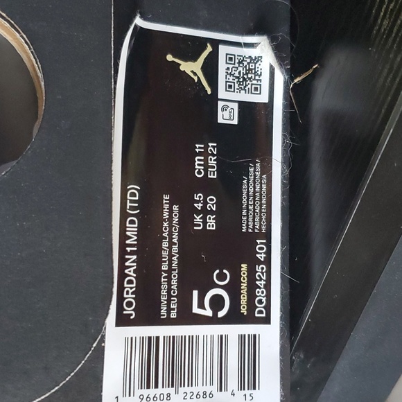 Nike Jordan 1 Mid - Picture 5 of 9